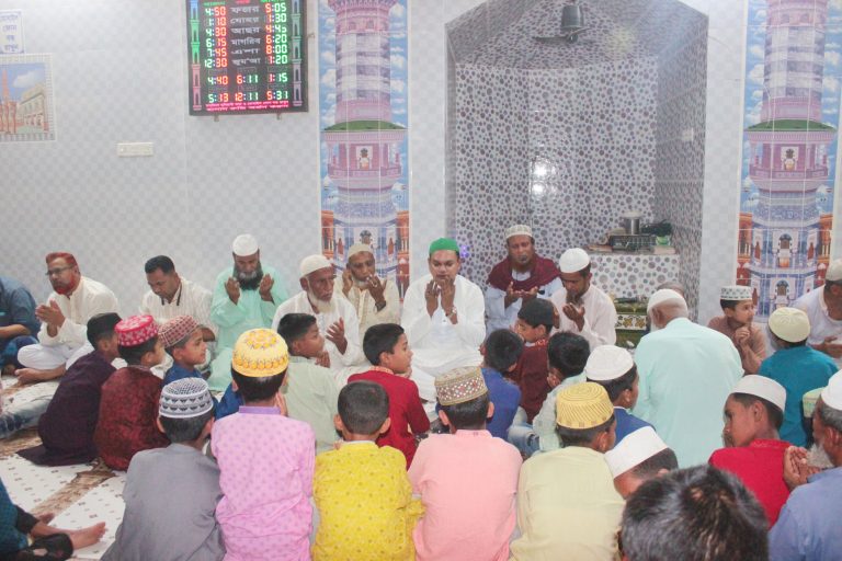 নন্দীগ্রামে হাফিজিয়া মাদ্রাসার উদ্যোগে ইফতার মাহফিল অনুষ্ঠিত