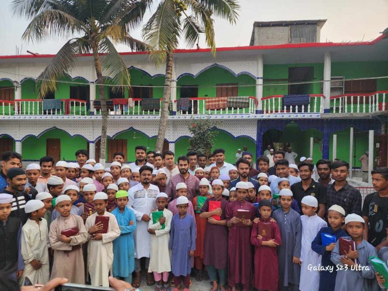 নন্দীগ্রাম উপজেলা ছাত্রলীগের উদ্যোগে ইফতার মাহফিল ও কোরআন শরীফ বিতরণ
