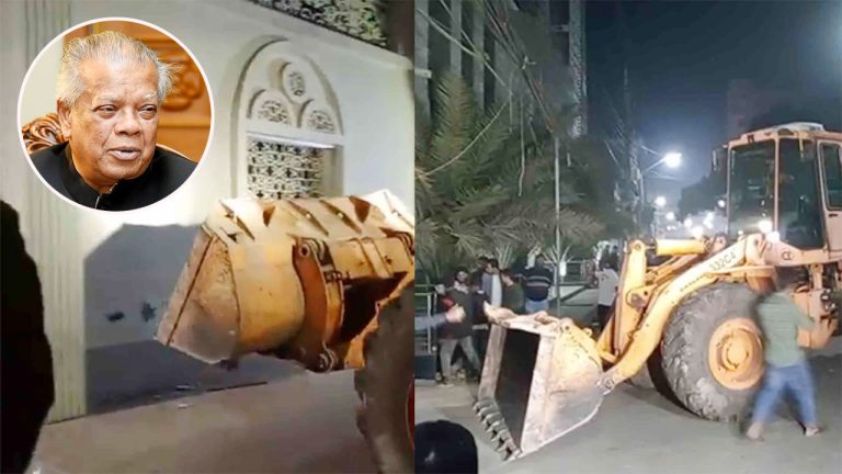 এবার বুলডোজার দিয়ে গুঁড়িয়ে দেওয়া হলো আমুর বাড়ি