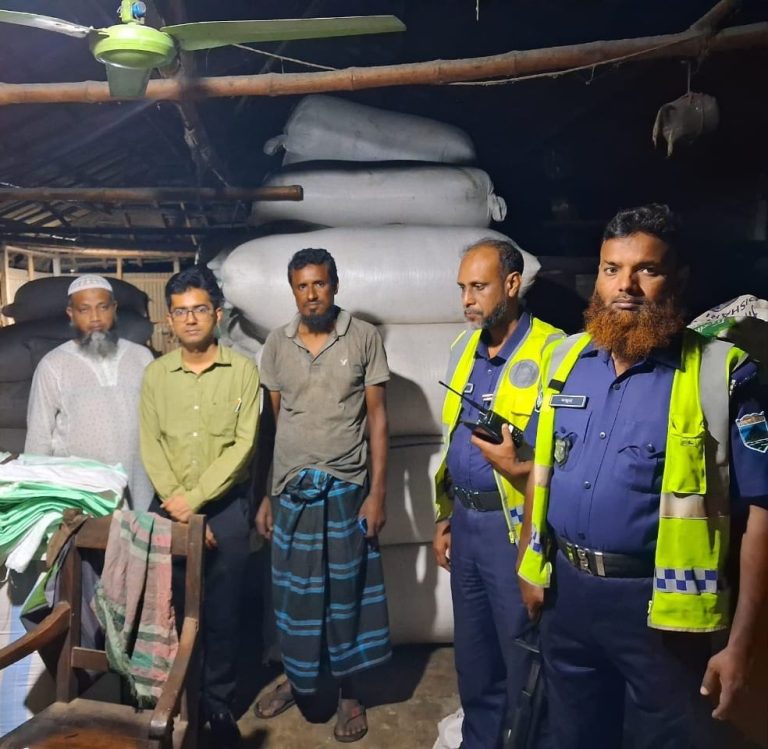 পাটের বদলে প্লাস্টিকের মোড়ক, নন্দীগ্রামে ব্যবসায়ীকে ৫ হাজার টাকা জরিমানা
