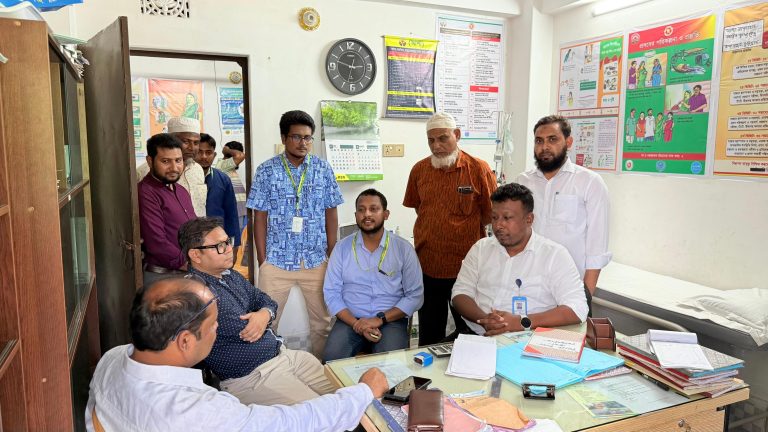 রাজারহাটে লাইসেন্স বিহীন বেসরকারী ক্লিনিক ও ডায়াগনস্টিক সেন্টারে অভিযান