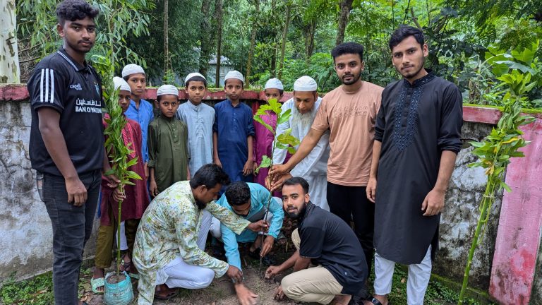 শিকড় Roots সামাজিক সংগঠনের বৃক্ষরোপন কর্মসূচি