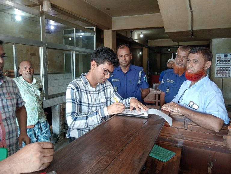 নন্দীগ্রামে আরব আলী হোটেলে অভিযান, পাঁচ হাজার টাকা জরিমানা