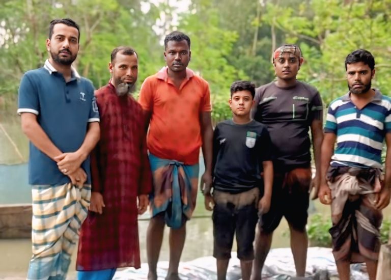 নন্দীগ্রামে রাস্তা সংস্কার করে আলোচনায় যুবদল নেতা গোলাপ 