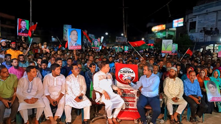 নন্দীগ্রামে মোশারফ হোসেনের ডিবিসি ইলেকশন এক্সপ্রেস’এ জনতার ঢল