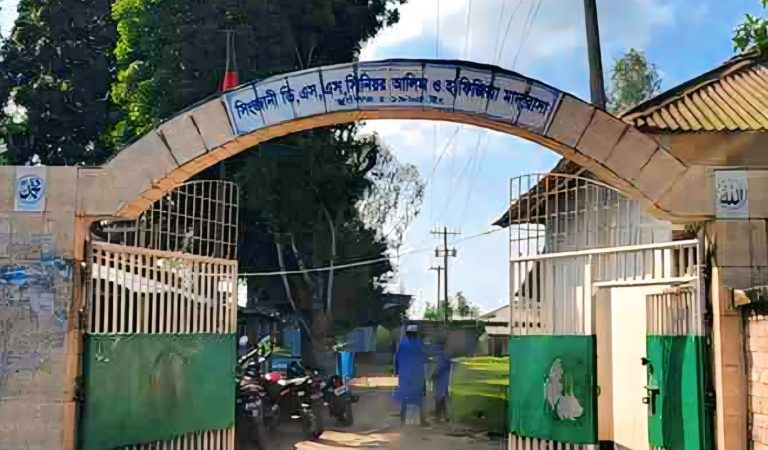 কোচিং না করলে শিক্ষার্থীদের ফেল করিয়ে দেওয়ার হুমকি দেন মাদ্রাসার ২ শিক্ষক