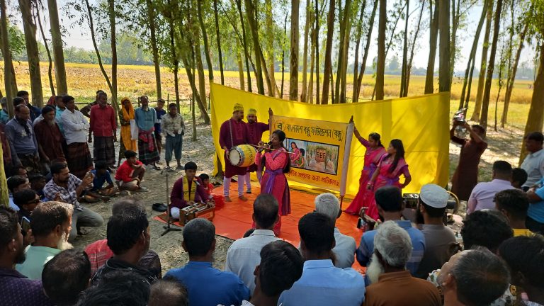 নন্দীগ্রামে পটগানে জলবায়ু-বান্ধব ধান চাষে কৃষককে উদ্বুদ্ধ করল বাংলাদেশ বন্ধু ফাউন্ডেশন
