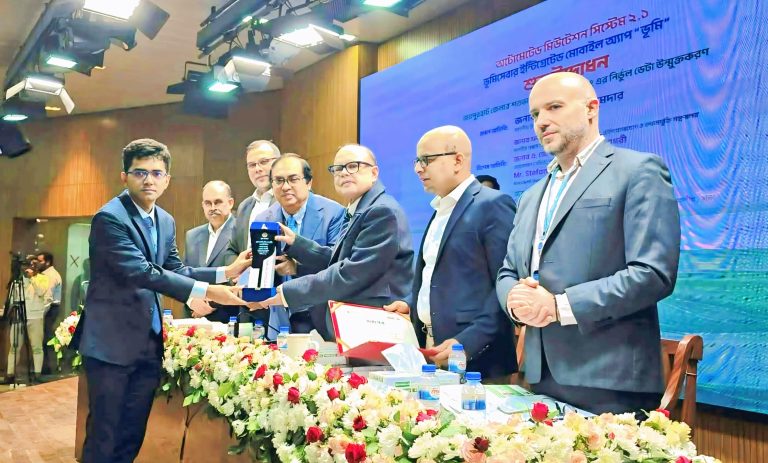 রাজশাহী বিভাগে শ্রেষ্ঠ নন্দীগ্রামের এসিল্যান্ড রোহান সরকার, পেলেন ৫৮টি পুরস্কার 