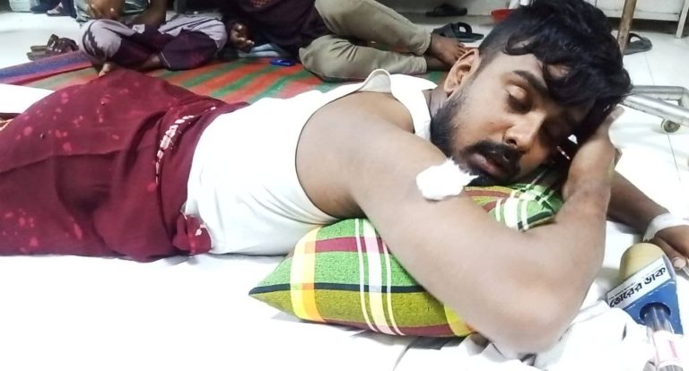 বগুড়ার নন্দীগ্রামে পৌর ছাত্রদল সভাপতির ছু’রিকা’ঘাতে র’ক্তা’ক্ত কলেজ ছাত্রদল সভাপতি